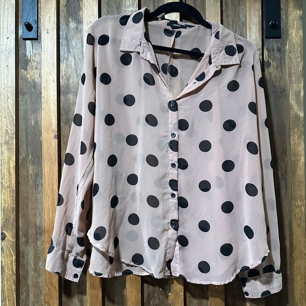 Vintage 2006/7 Forever 21 Cream Long Sleeve Notched Collar Button Down Large